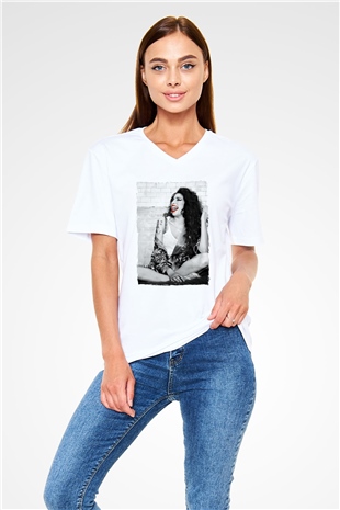 Amy Winehouse Beyaz Unisex V Yaka Tişört