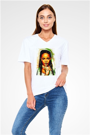 Rihanna Beyaz Unisex V Yaka Tişört
