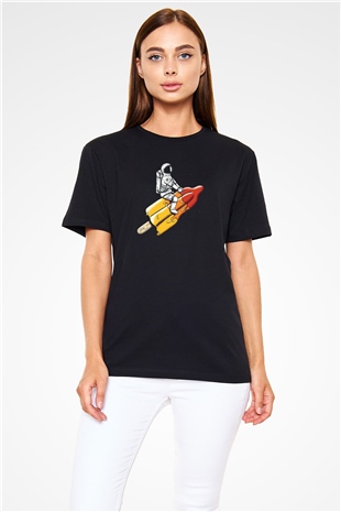 Dondurma ile Uzaya Yolculuk Baskılı Unisex Siyah Tişört